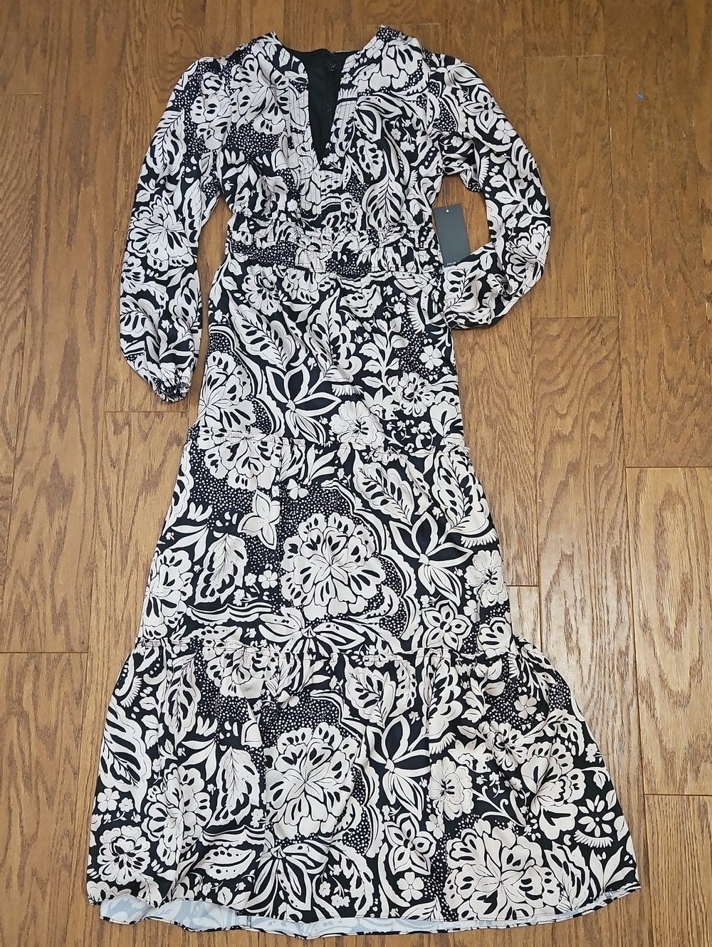 NWT Julia Jordan Black & White Floral Tiered Maxi Dress - Size 8 - Picture 5 of 10